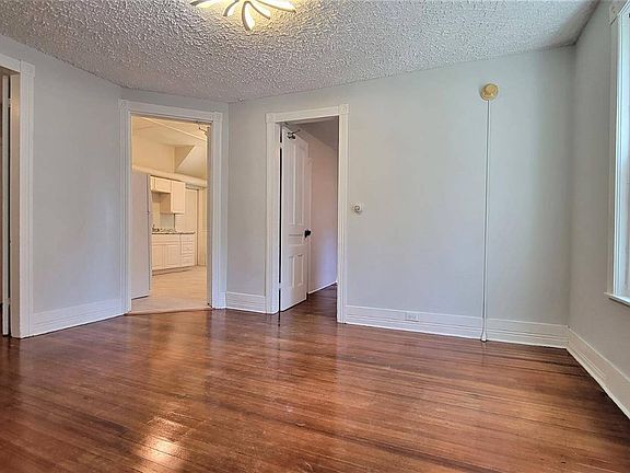 4th image of 4 Fairview Ave #1