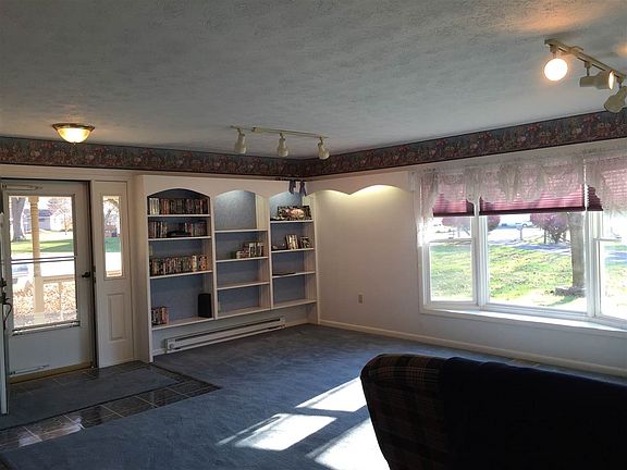 4th image of 3611 Clover Ln
