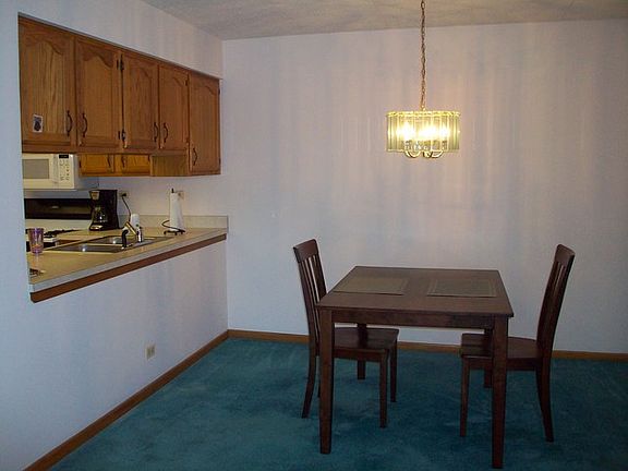 5th image of 440 E Montrose Ave APT 311