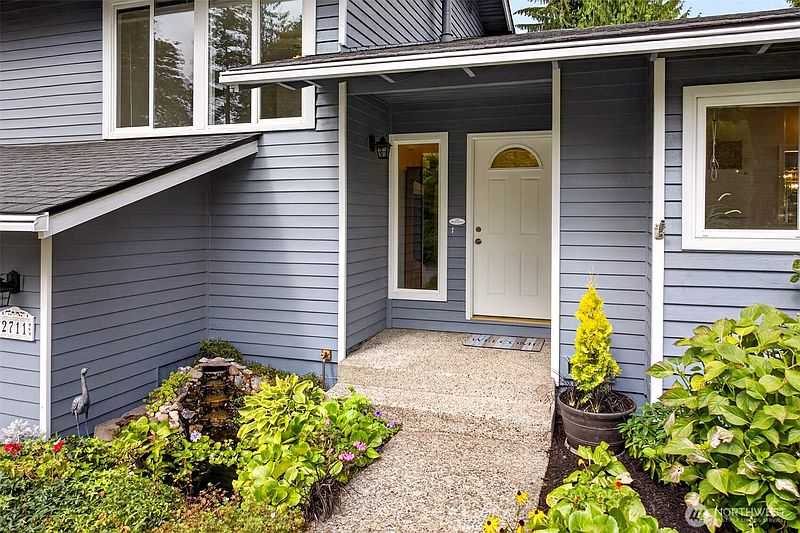 3rd image of 2711 169th Street SE