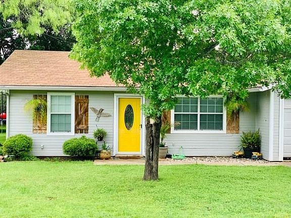 2nd image of 631 Birch Ln