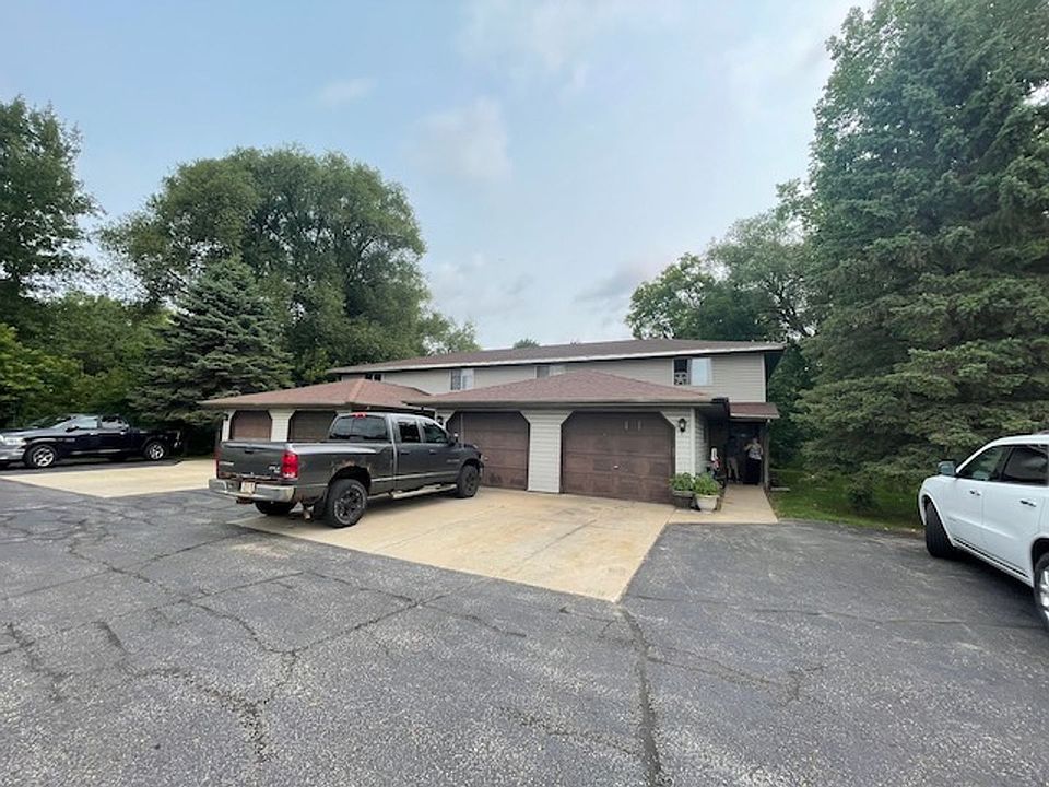 2nd image of 461 W Green Bay St #B