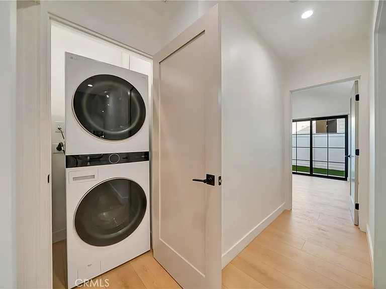 15741 Valerio St — Photo 21