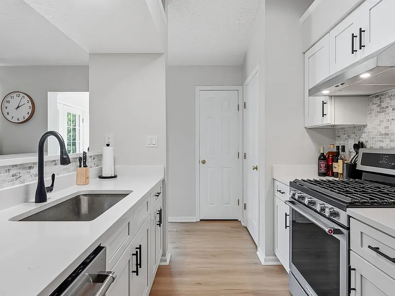 72 Eldon Way — Photo 14