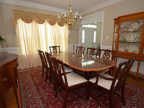3rd image of 5905 Dalecross Ct
