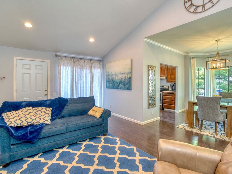 1st image of 423 Kenbrook Cir