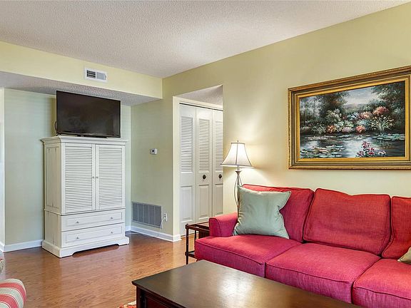 5th image of 9160 N Swan Cir