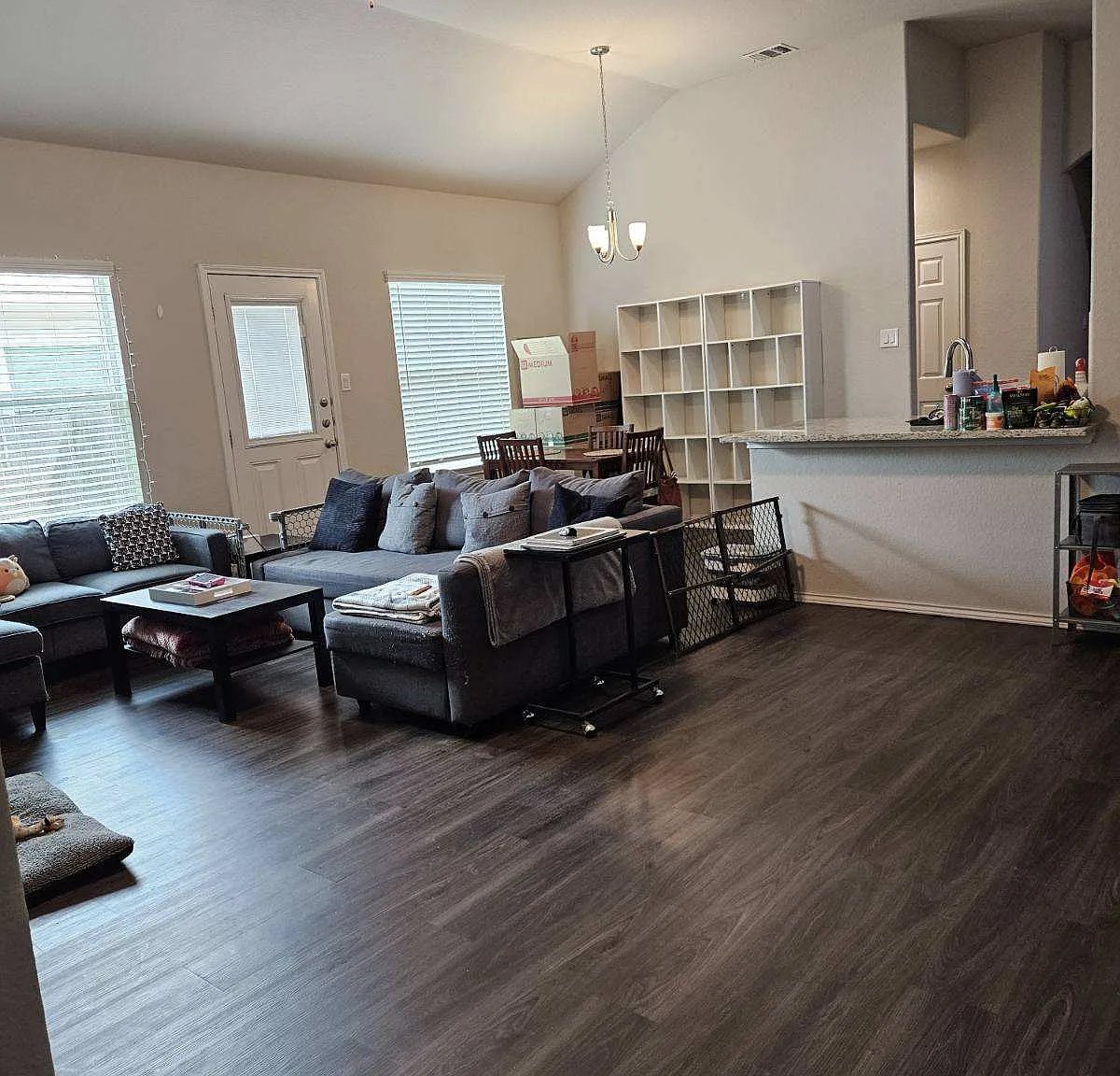 3 bed, 1372 sqft, $1,499 — Photo 3