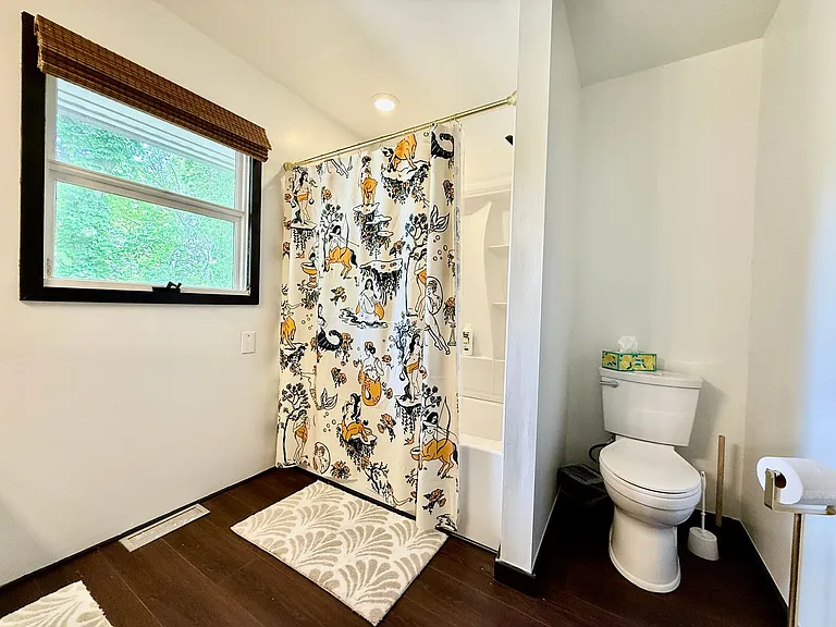 527 Valewood Ln — Photo 40