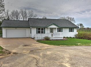 107 W Maple Ct, La Farge, WI 54639