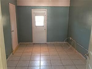 3rd image of 2421 NE 2nd Ave