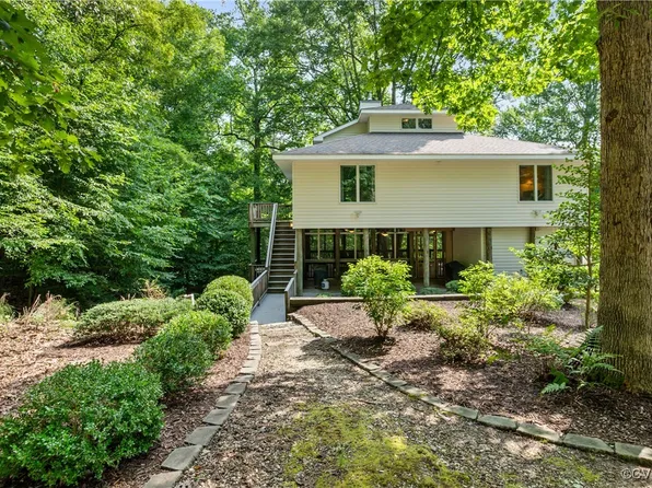 175 N Oakes Cir, Saluda, VA 23149