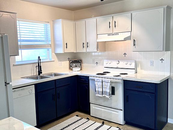 3rd image of 403 Brittney Way APT A