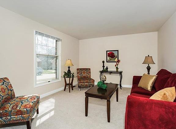 3rd image of 15631 Summer Lake Dr