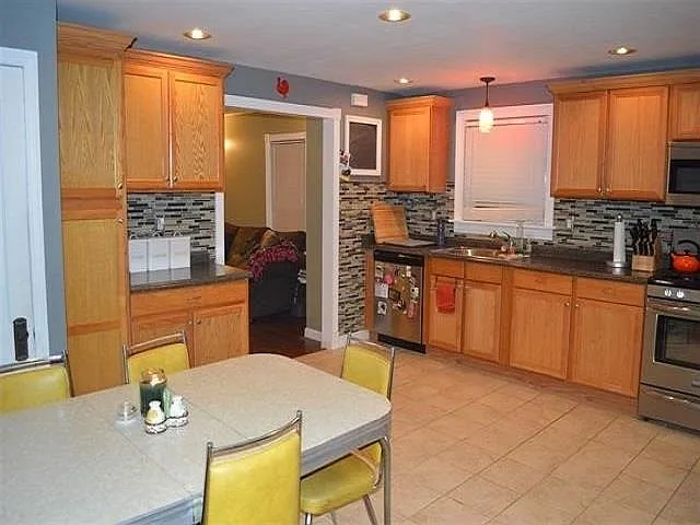 4 Troy St — Photo 6