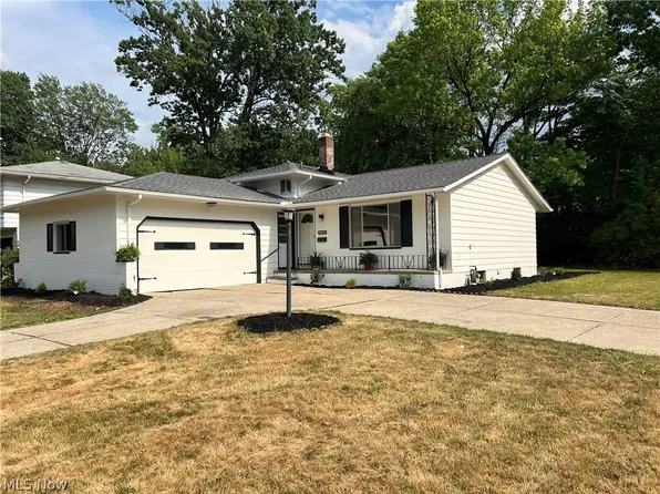 24039 Noreen Dr, North Olmsted, OH 44070