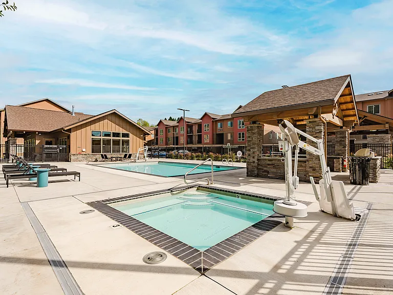 East | Pool and Spa