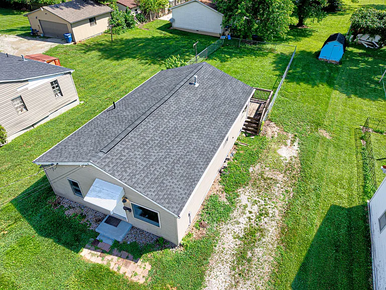 241 Kahl Ct — Photo 27