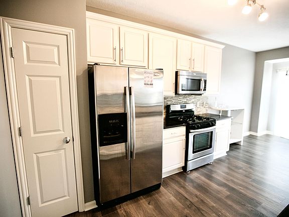 3rd image of 6192 Stockton Trail Way