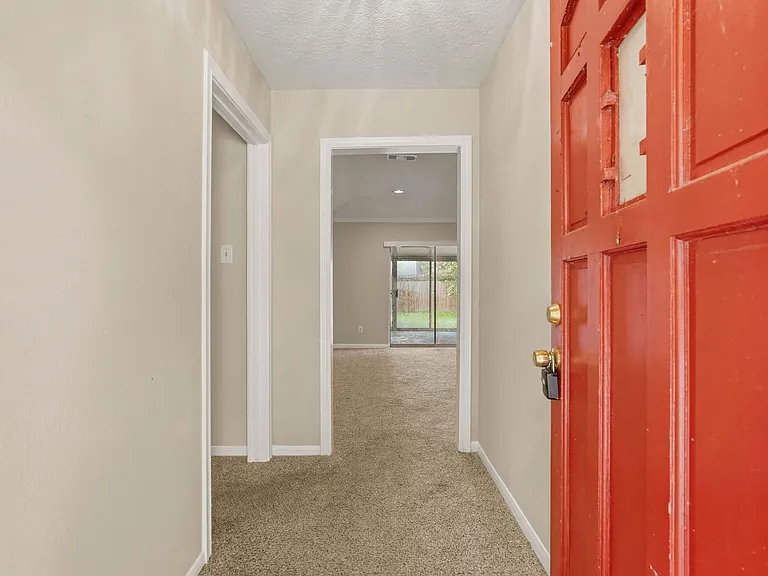 810 Sunnybrook Ln — Photo 5