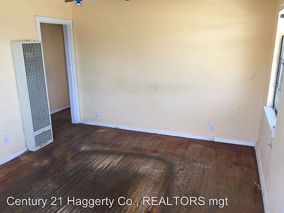 3rd image of 1319 Chadbourne St