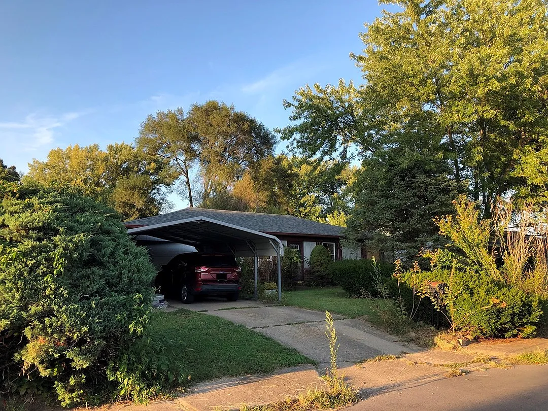 40 Tulip Dr photo 1