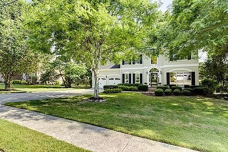 3rd image of 7712 Ashley Oaks Dr