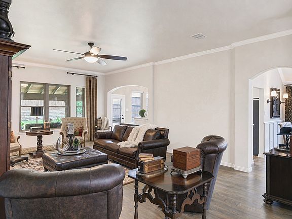 5th image of 1106 Oakhollow Dr