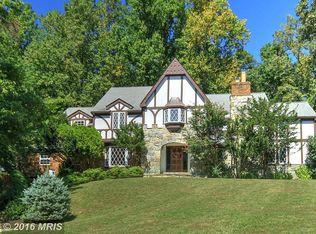 11212 Beach Mill Rd, Great Falls, VA 22066