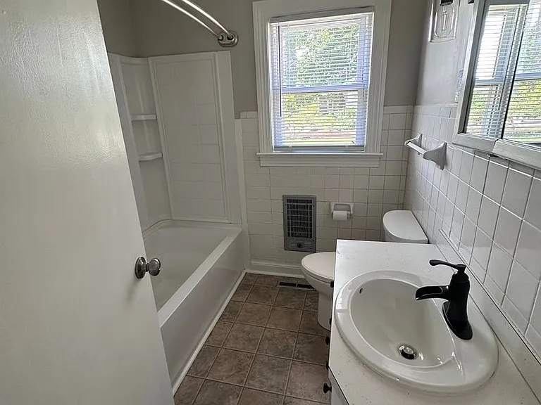 313 Ginnie Ln — Photo 10