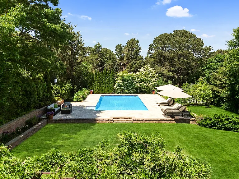 63 Shinnecock Hills Rd — Photo 19