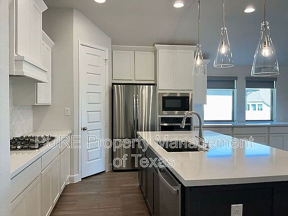 5th image of 1636 Laverne Mitchell St