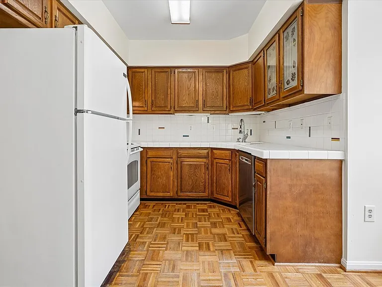 15748 Widewater Dr — Photo 16