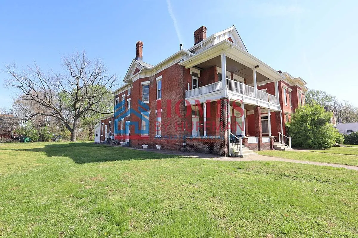 Building Photo - 110 East Powell Avenue