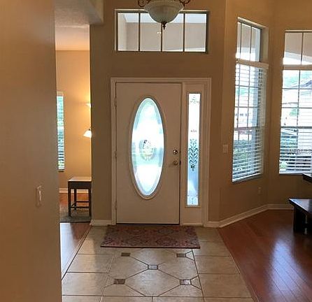 4th image of 747 Uxbridge Ln