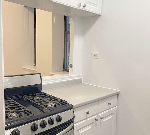5th image of 361 W 51st St APT 1R