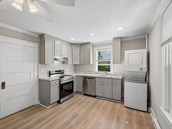 3rd image of 3 Elliott Rd Floor 2