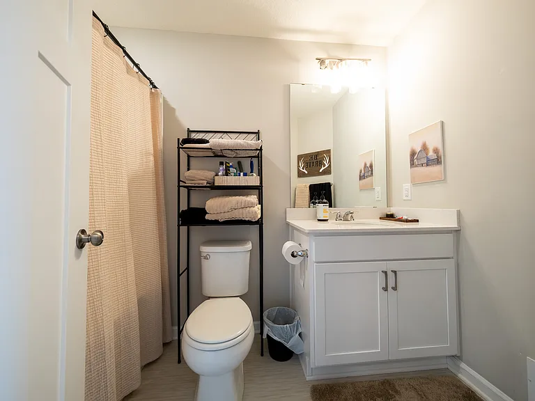 Full Bathroom