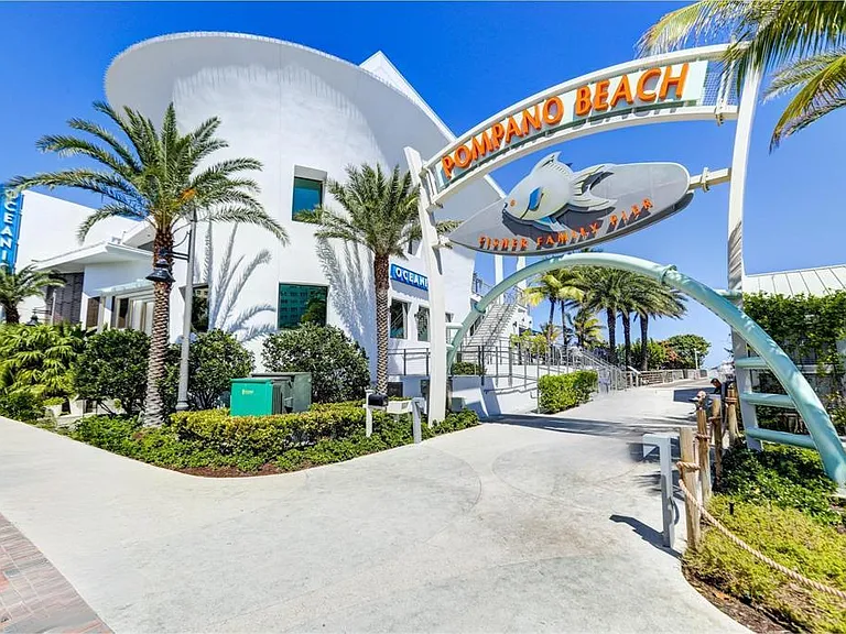 133 N Pompano Beach Blvd #108 — Photo 42