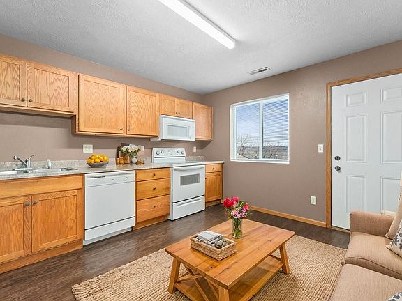 3rd image of 1111 N Archer Ave