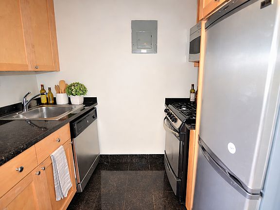 5th image of 166 2nd Ave APT 12D