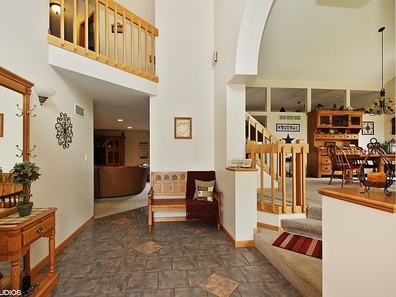 2nd image of 3810 Candyland Ln