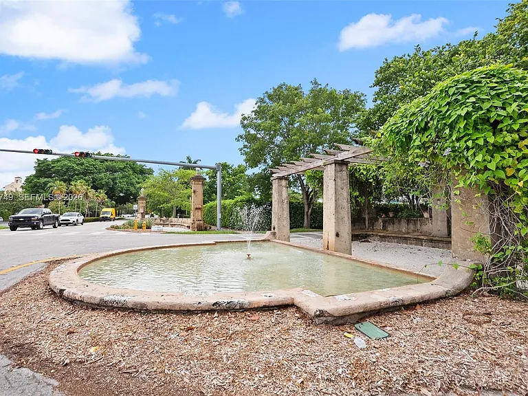 1808 Granada Blvd — Photo 33