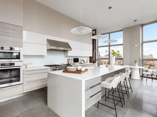 240 Park Avenue South image 12 of 29