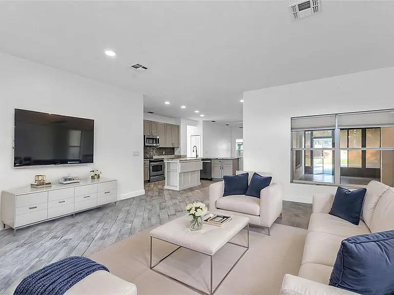 2031 Wintermere Pointe Dr — Photo 3