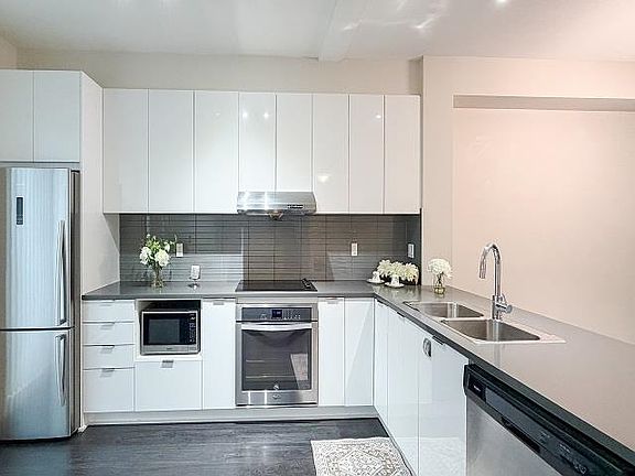 4th image of 5550 Admiral Way #128