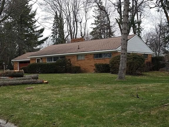 3rd image of 328 Marlborough Dr
