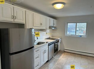 28 Byron Rd #2B, Weston, MA 02493