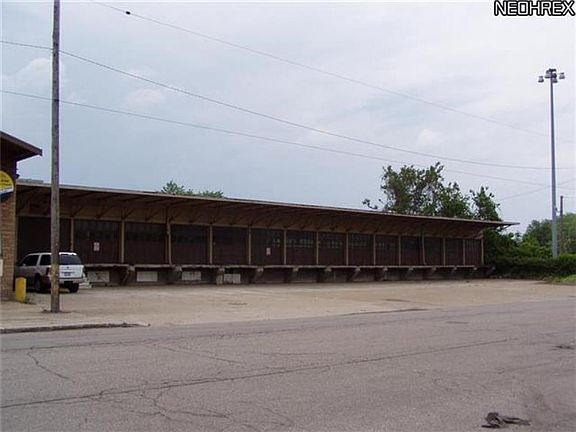 5th image of 2701 Lakeside Ave E