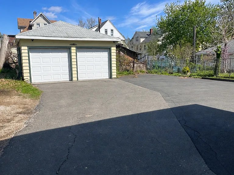 164 Barker St — Photo 9